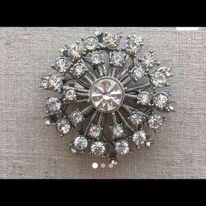Stella & Dot Rhinestone Starburst Brooch/Pendant​​​​​​​​​